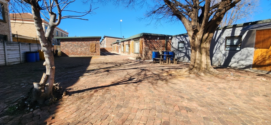 30 Bedroom Property for Sale in Kannoniers Park North West